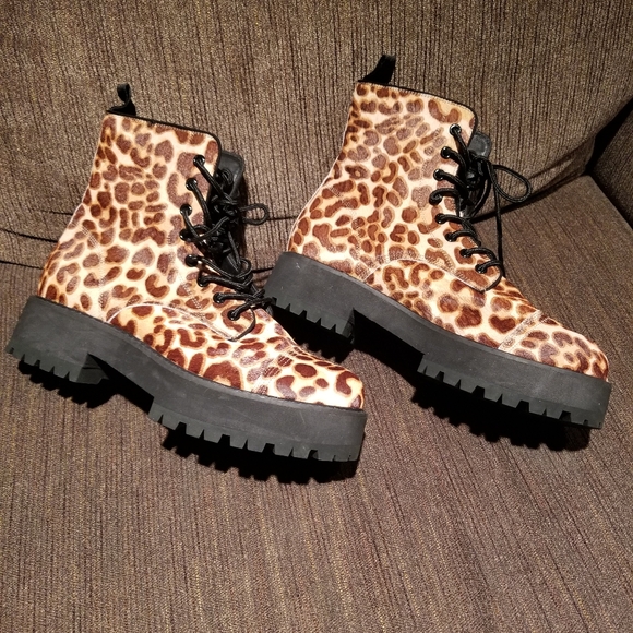 NWOT Faryl by Farylrobin Cammy Women's Boots Bronw Leopard Platforms Size 10 - Picture 2 of 8